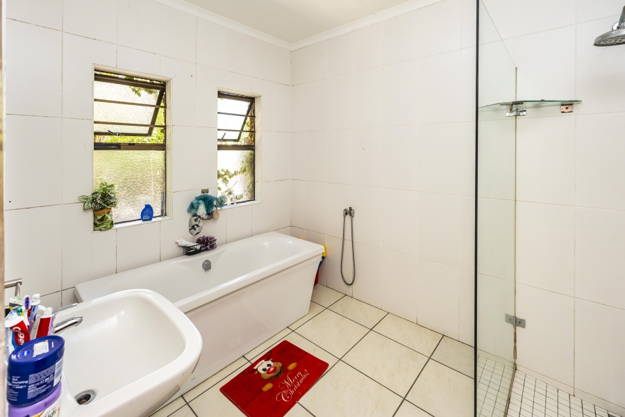 4 Bedroom Property for Sale in Nahoon Valley Park Eastern Cape